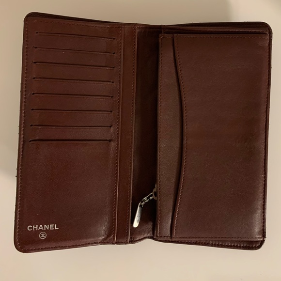 🔴SOLD🔴Chanel Lambskin Yen wallet - Picture 3 of 7